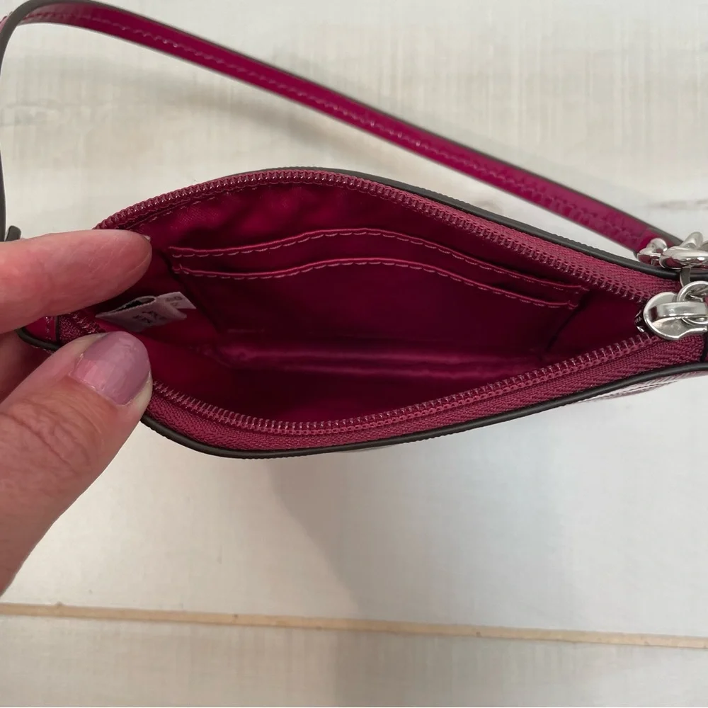 NWOT Coach F52282 Raspberry Embossed Patent Wristlet - Picture 5 of 7